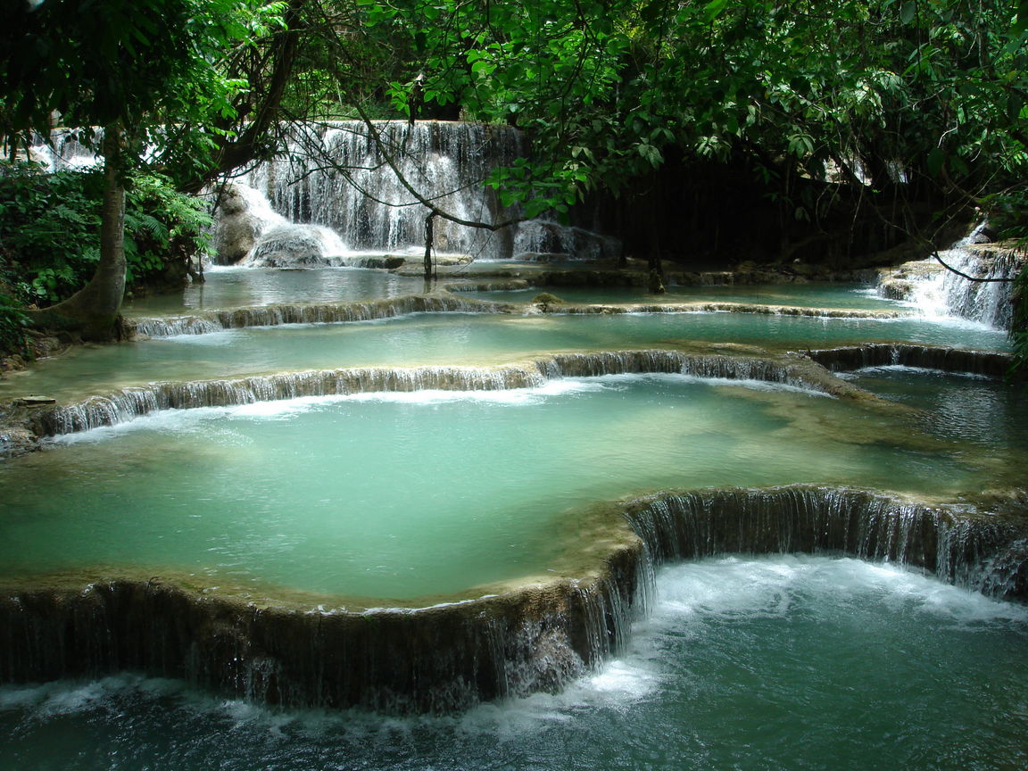 Luang-Prabang-Kuang-Si-waterfall